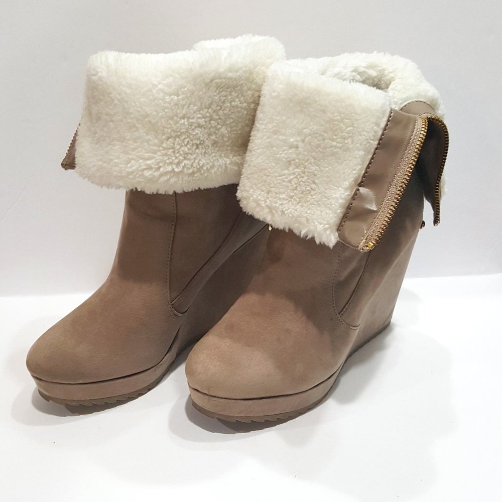 Juicy Couture Kasia Taupe Winter Ankle Booties, Suede Tan, Size 7MED